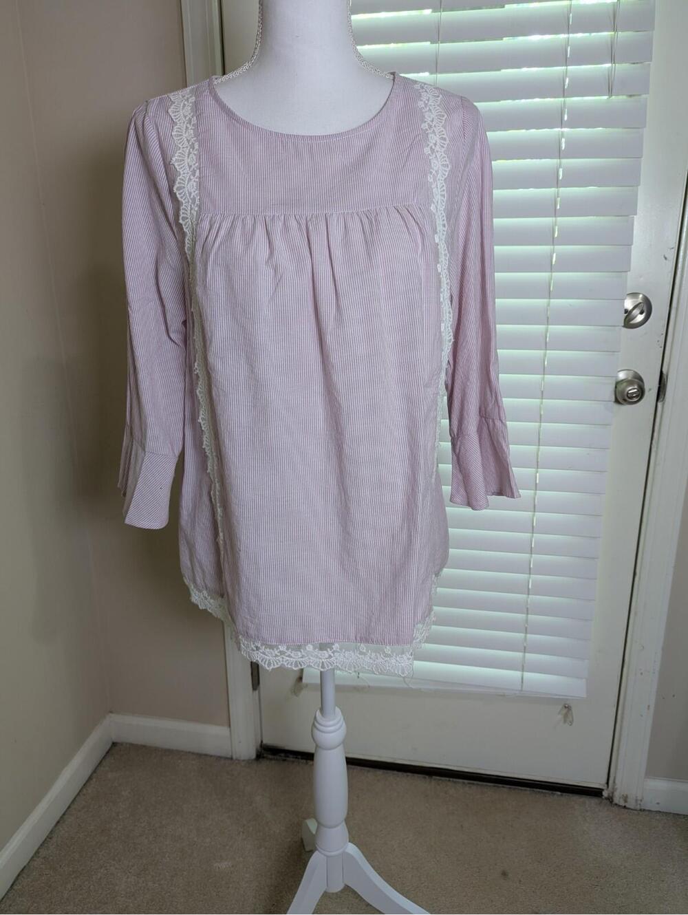 Women's Doe & Rae Pink/ White Pin Striped Lace 3/4 Sleeve Top Medium Pre-owned
